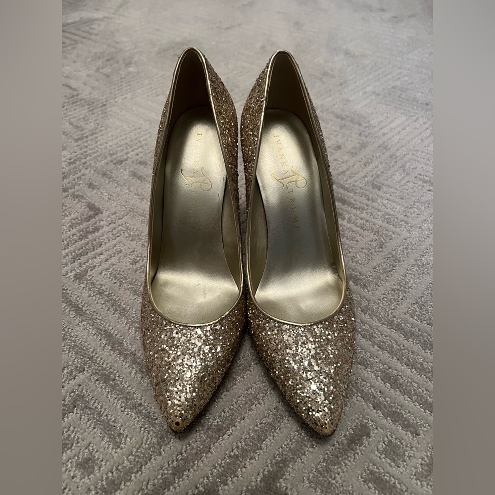 Ivanka Trump Gold Glitter Stilletto Heels (size 6)